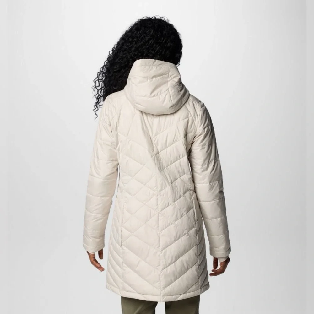Columbia Cream Puffer Jacket with Quilted Design - Picture 2 of 6